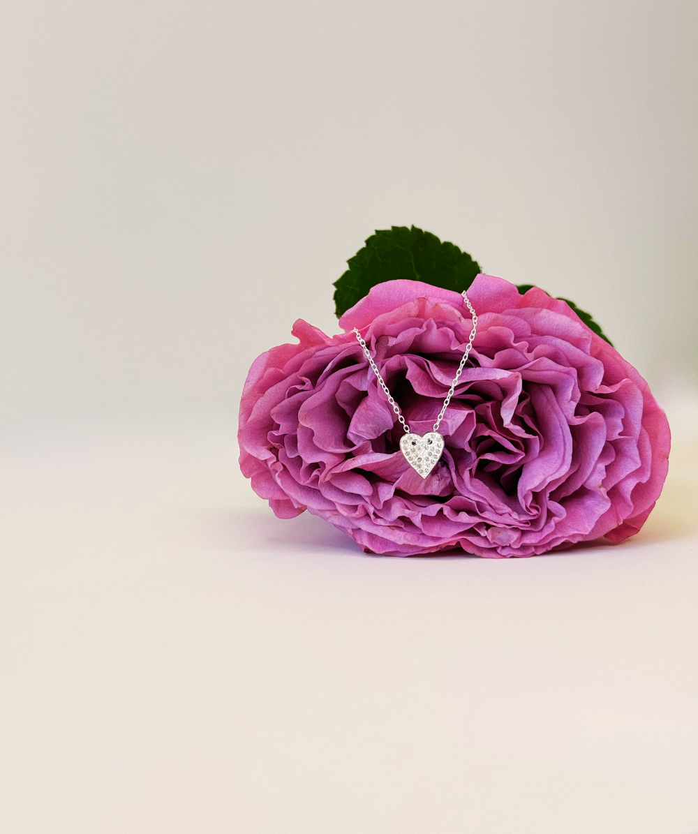 Ženski srebrni ogrtač s duguljastim privjeskom u obliku srca, Tessora