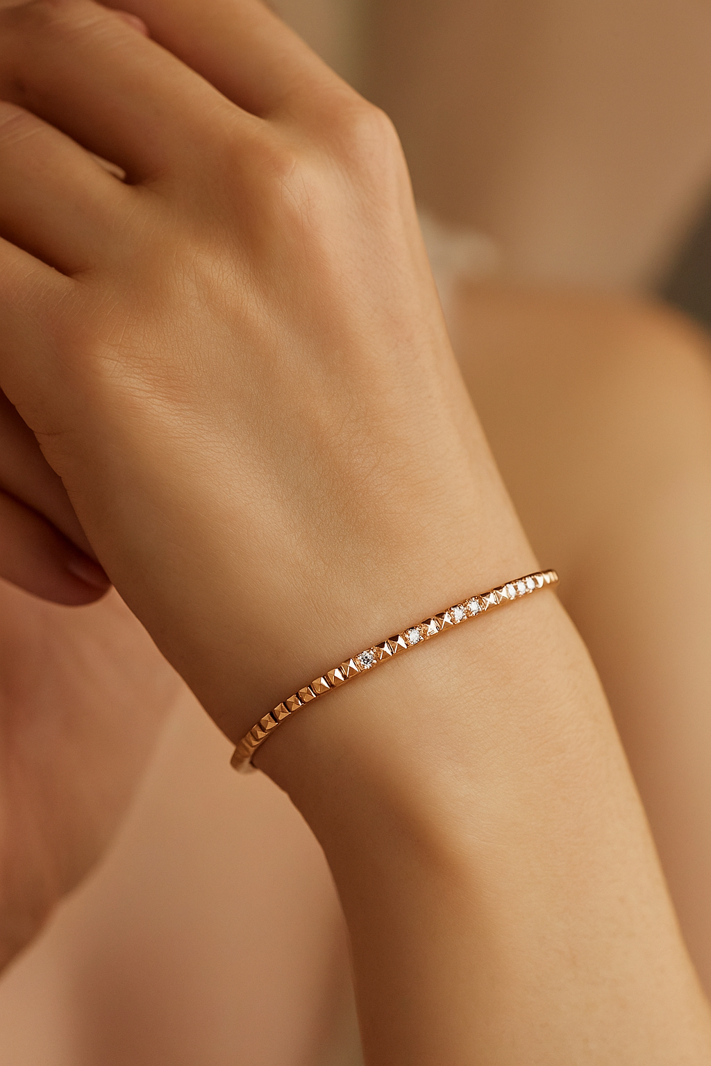 Ženska srebrna narukvica CUBICA sa bijelim cirkonima, ROSATO