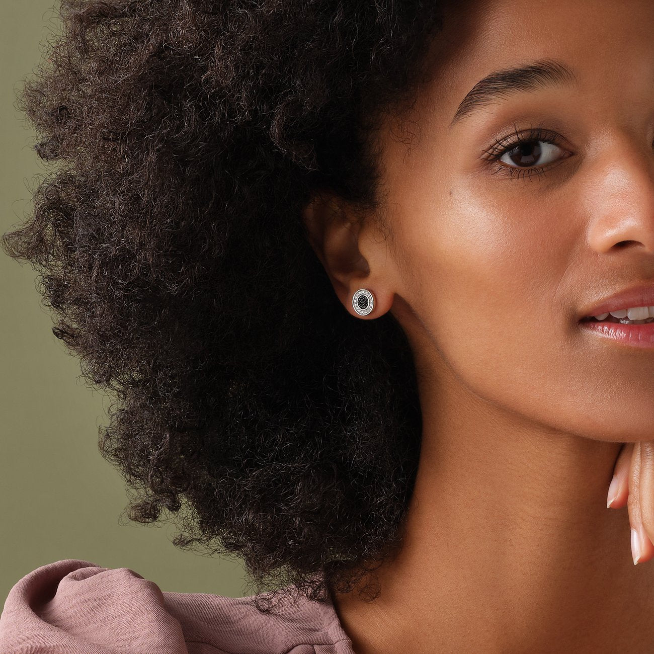 Ženske naušnice iz kolekcije Essence, Jette