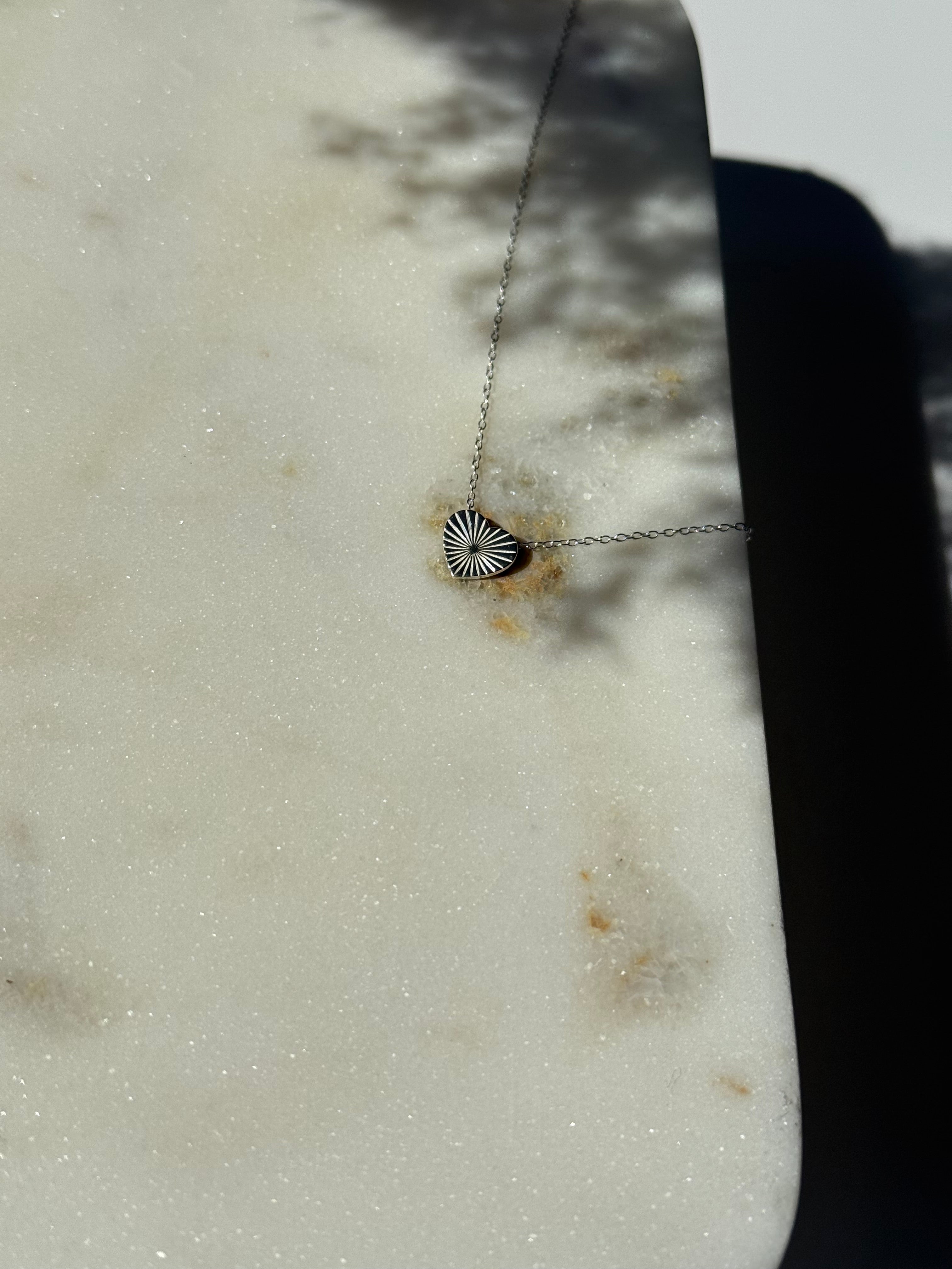 Ženski srebrni ogrtač s cvjetajućim srcem, Tessora