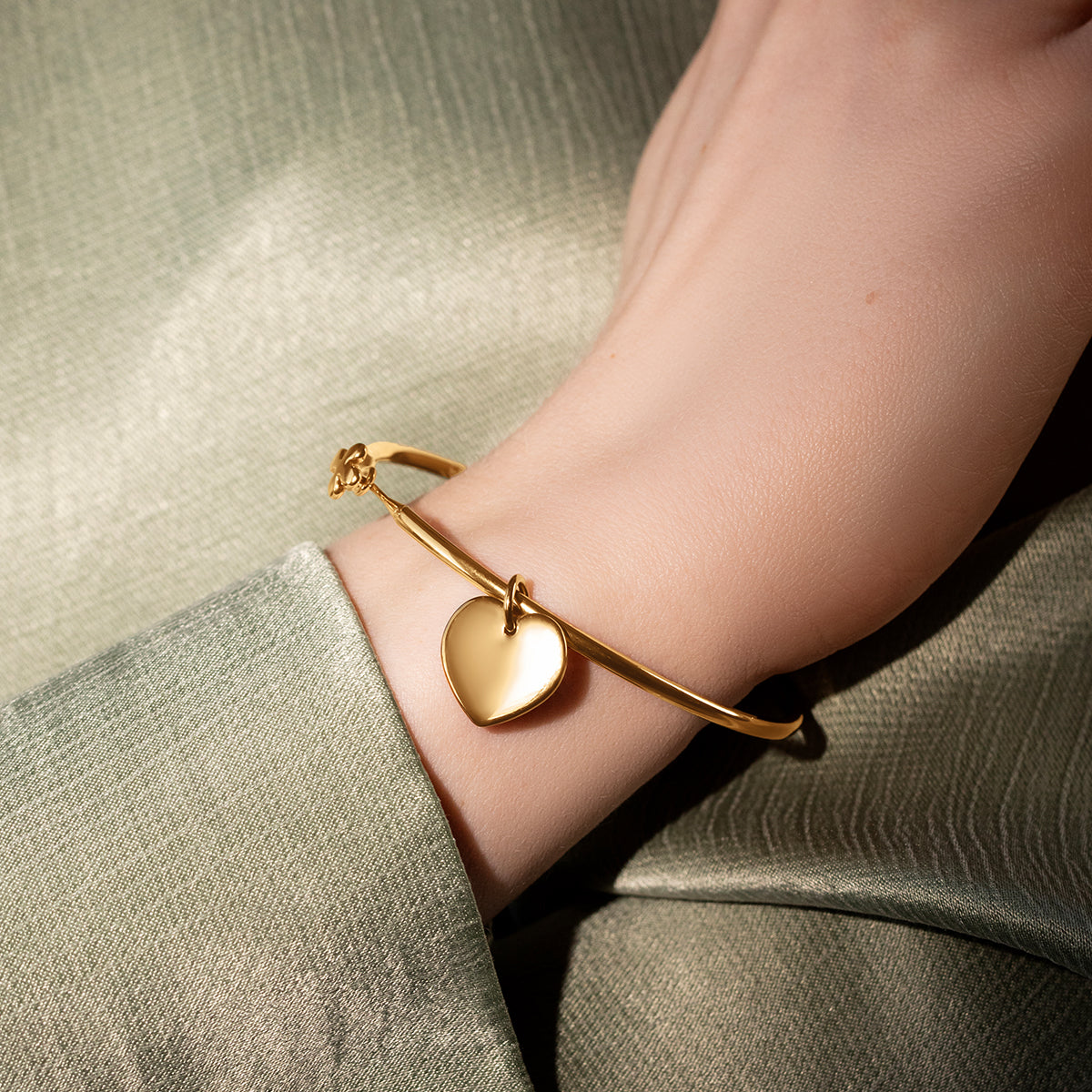 Ženska narukvica Penelope s pozlaćenim srcem, gravabilna, Lilou