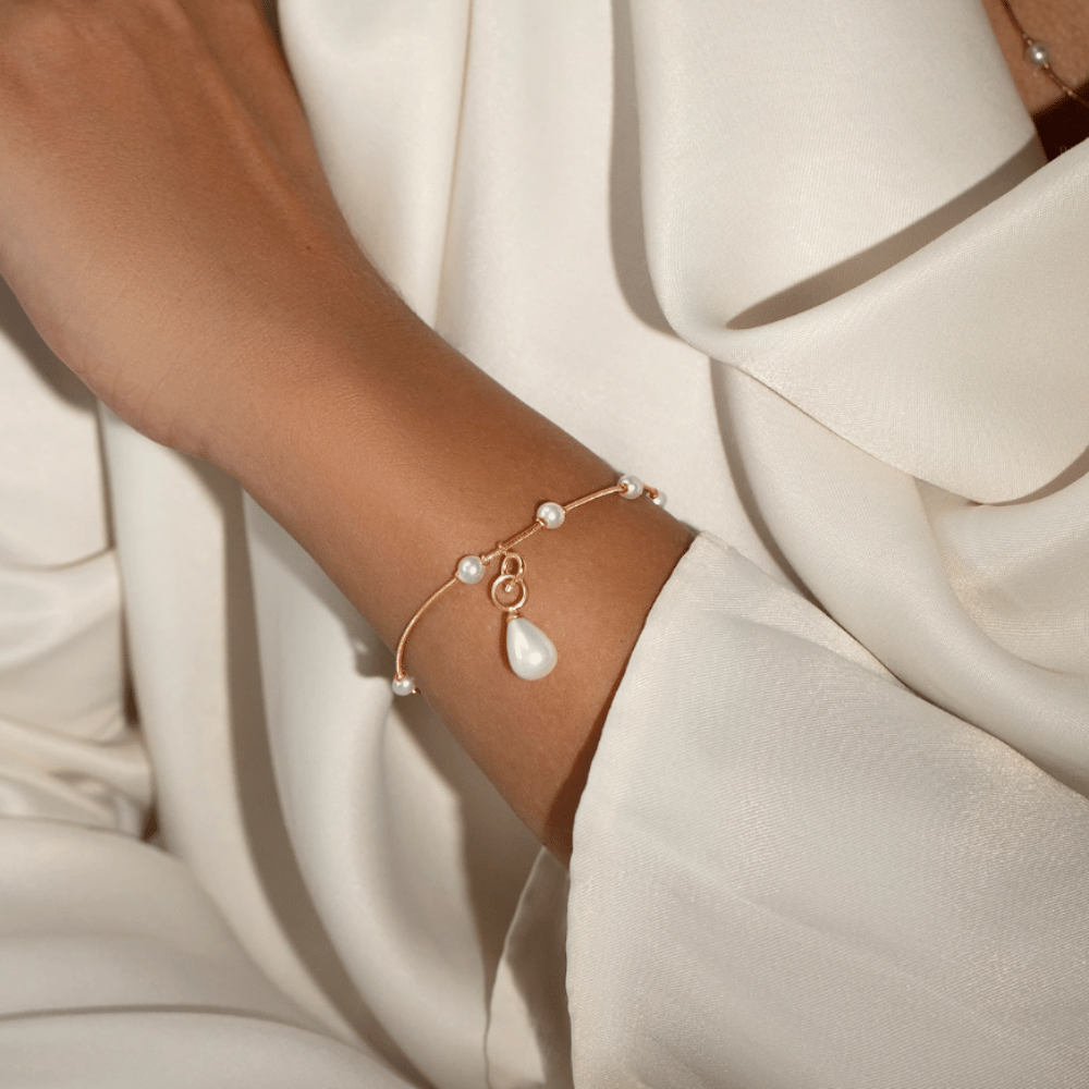 Bratara ajustabila de 16+5 cm cu perle, placata cu aur - Bratari ajustabile - A03/MARKET/ANS/221 - Lilou - Tessora