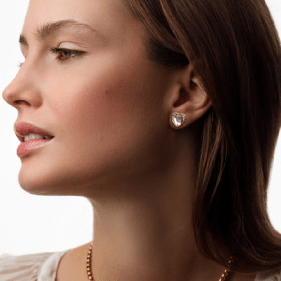 Women's Icons stud earrings with white heart - shaped crystals, gold plated, Lilou - Earrings - 231/12/KOL/BIA/KR/NO2/PO - Lilou - Tessora