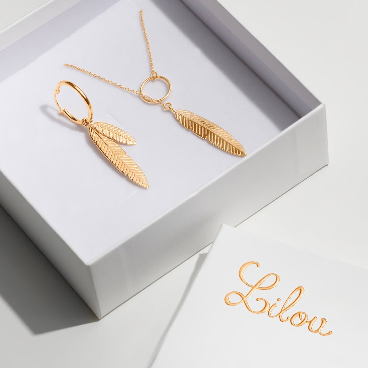 Women's jewelry set with necklace and feather - shaped earrings, engravable, Lilou - Necklaces - A03/MARKET/ANS/140 - Lilou - Tessora