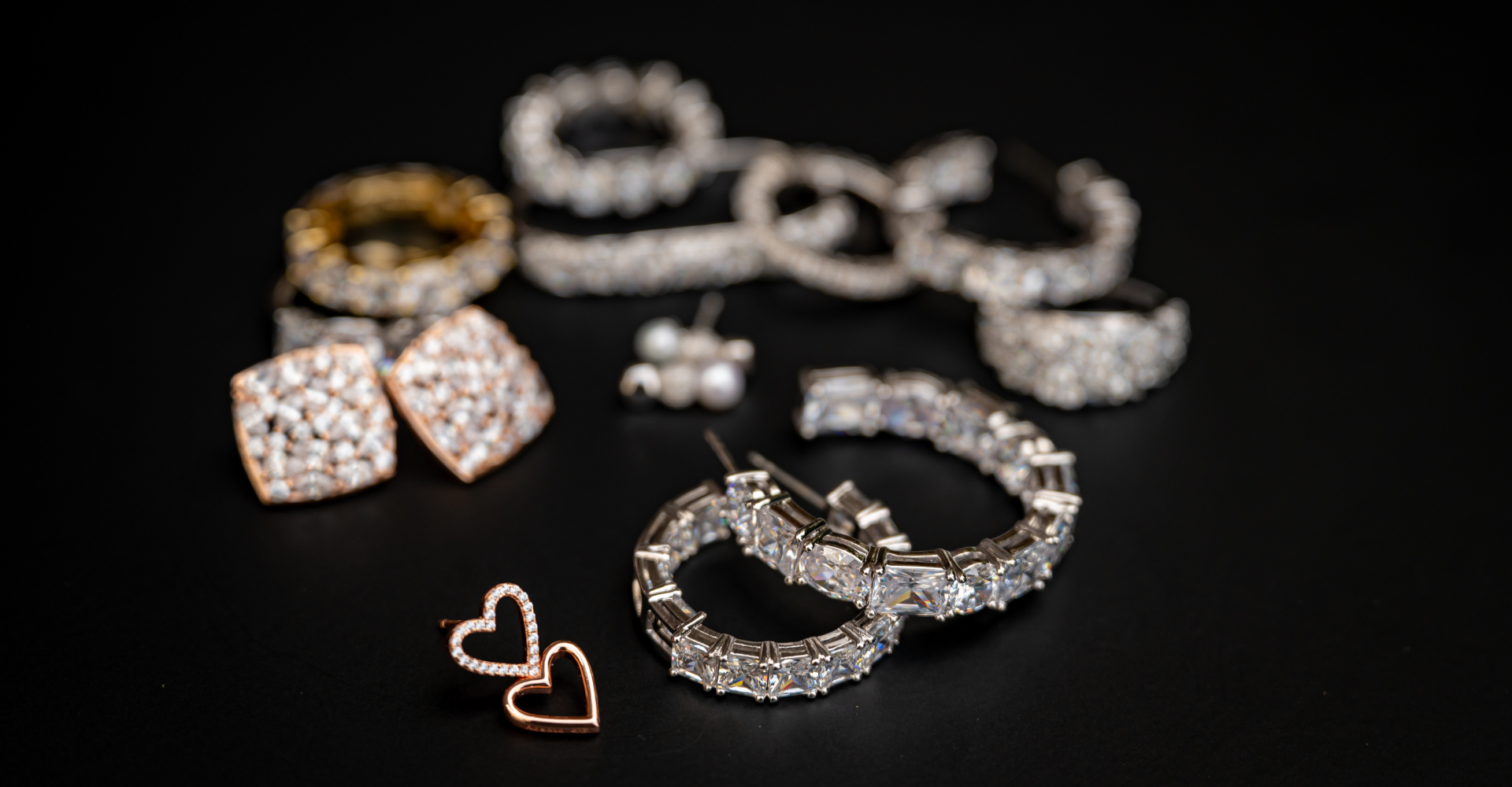 Preparing for Black Friday – How to Choose Jewelry Wisely in the Season of Offers