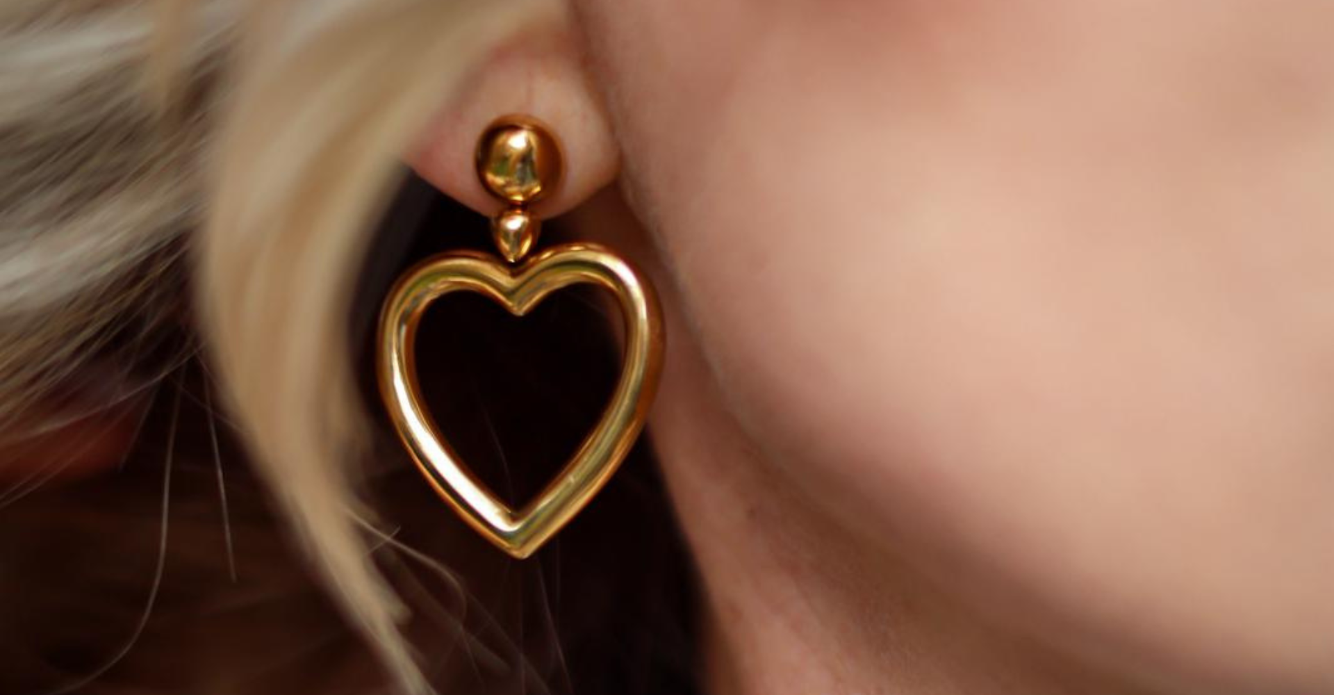 Top 10 Jewelry Pieces Worth Buying This Black Friday – TESSORA’s Curated Guide